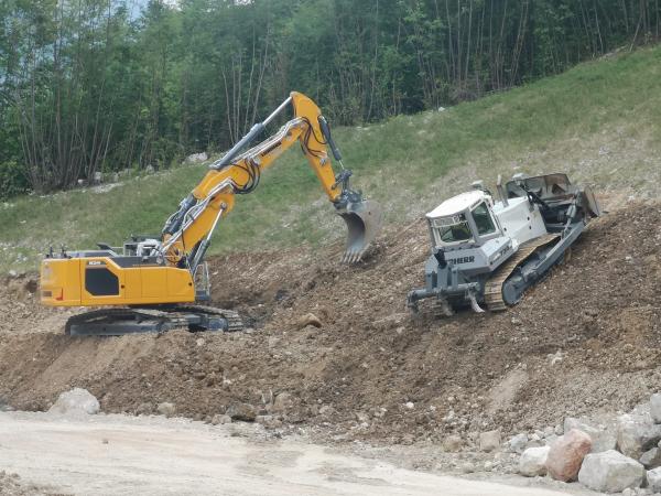 LIEBHERR R 934